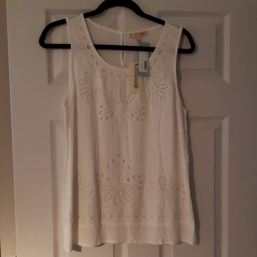 Skies are blue sleeveless blouse with eyelets